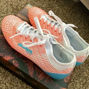 Women’s 9.5 Brava Deflector 2.0 Soccer Cleats